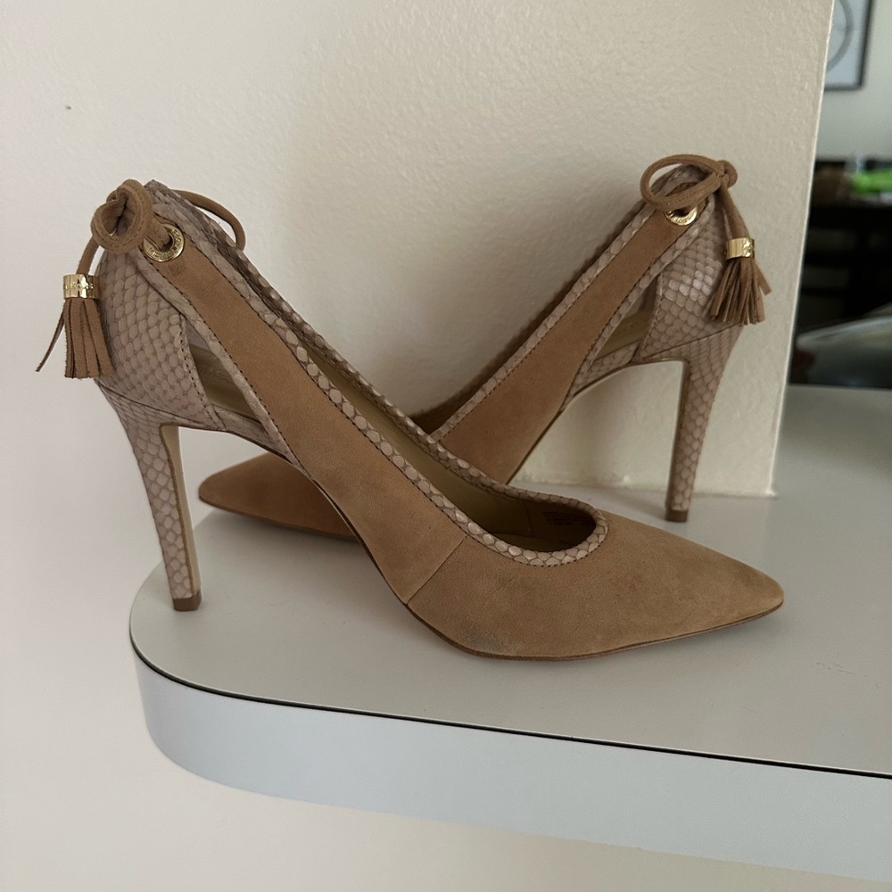 Michael Kors Tan Nude suede pointed toe stilettos Women's Size US 7 1/2